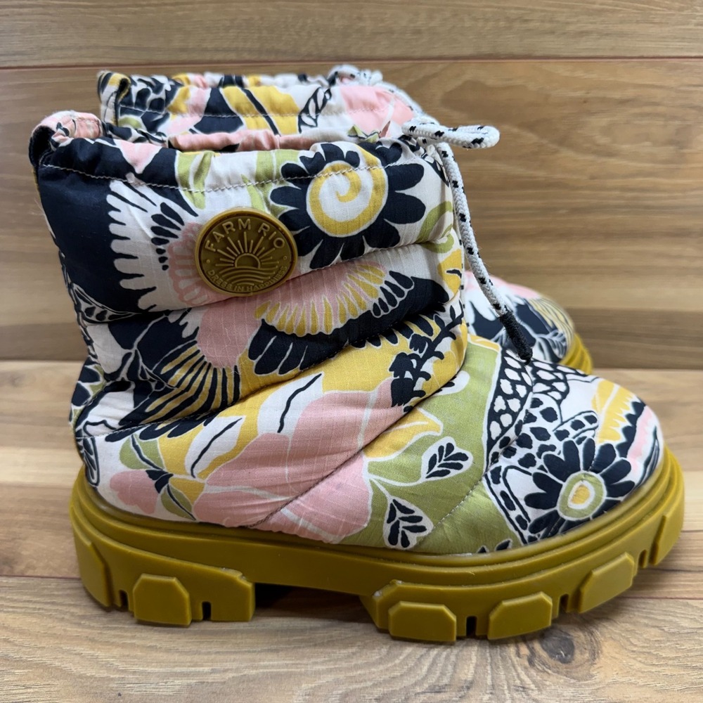 FARM RIO Sand Vintage Rio Luxe Puffer Boots Womens 8 Lug Chunky Sole Statement